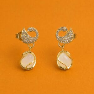 Pearl Swan Elegance earrings with pearl-style drops